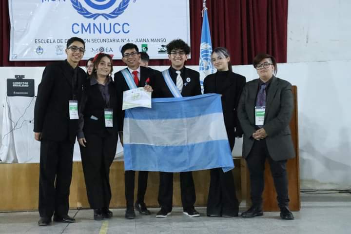 Mención a mejor discurso, Mención a delegación destacada Timothy Farfan y Luca aguilar, delegación de Argentina